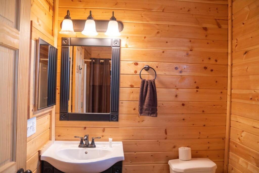 The Lodge At Van Hook New Town Экстерьер фото
