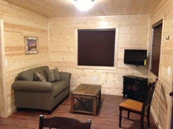 The Lodge At Van Hook New Town Экстерьер фото