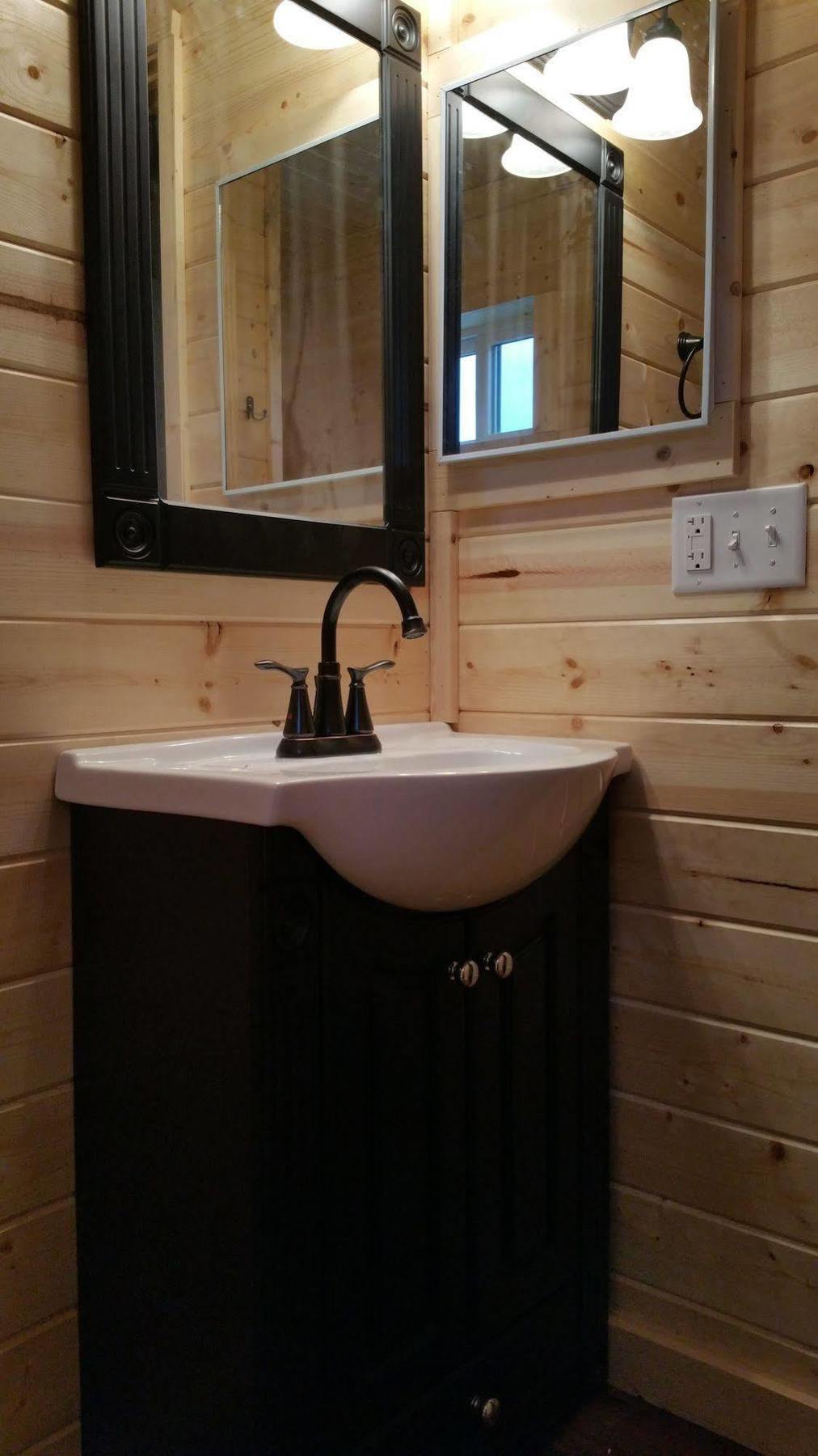 The Lodge At Van Hook New Town Экстерьер фото